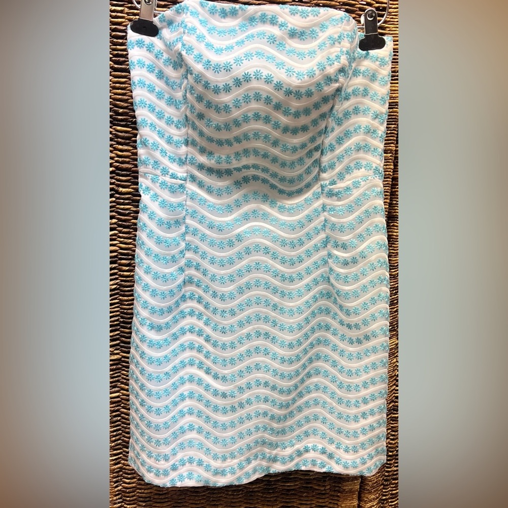 Lilly Pulitzer-Leavens Top Notch Sleeveless White Dress w/blue pattern,Size: 6